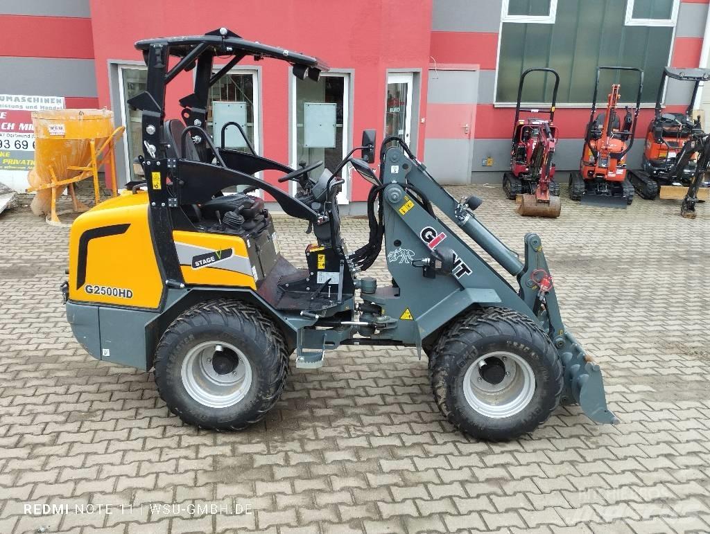 GiANT G2500 HD Front Loaders