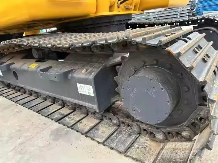 Komatsu PC130 Crawler Excavators
