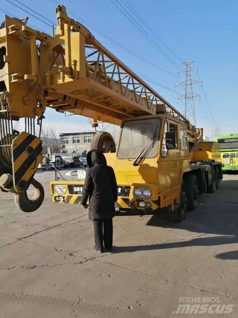 Tadano TL 300 E Rough Terrain Cranes