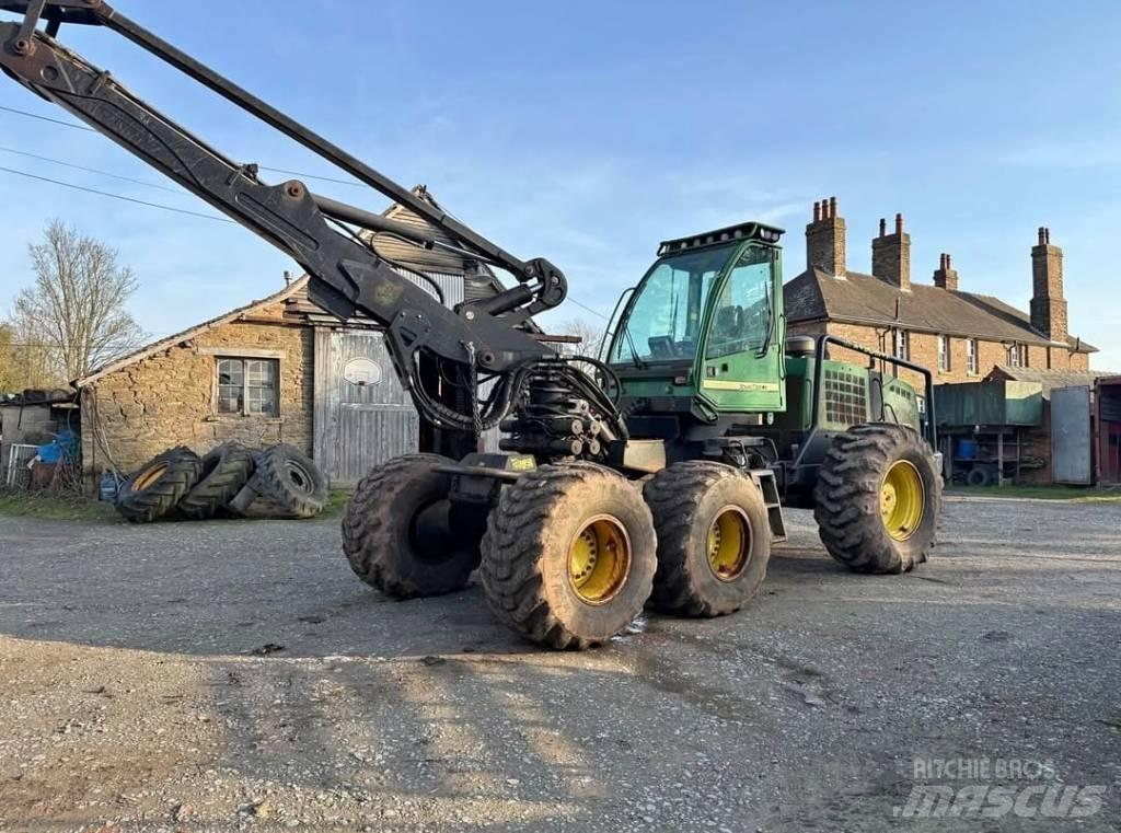 John Deere 1470 D Harvesters