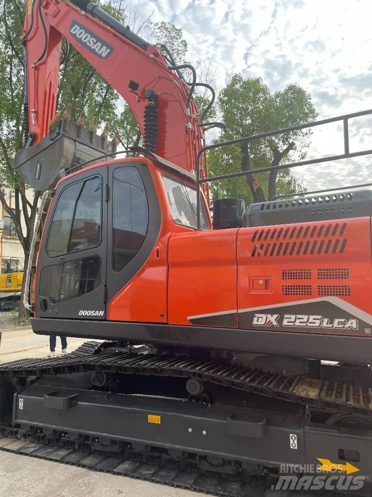Doosan DX 225 Mini excavators  7t - 12t