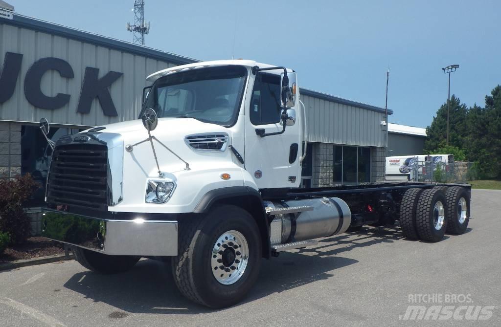 Freightliner 114 SD Cab & Chassis Trucks