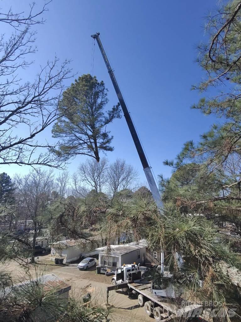 Manitex 50128 S Crawler Cranes