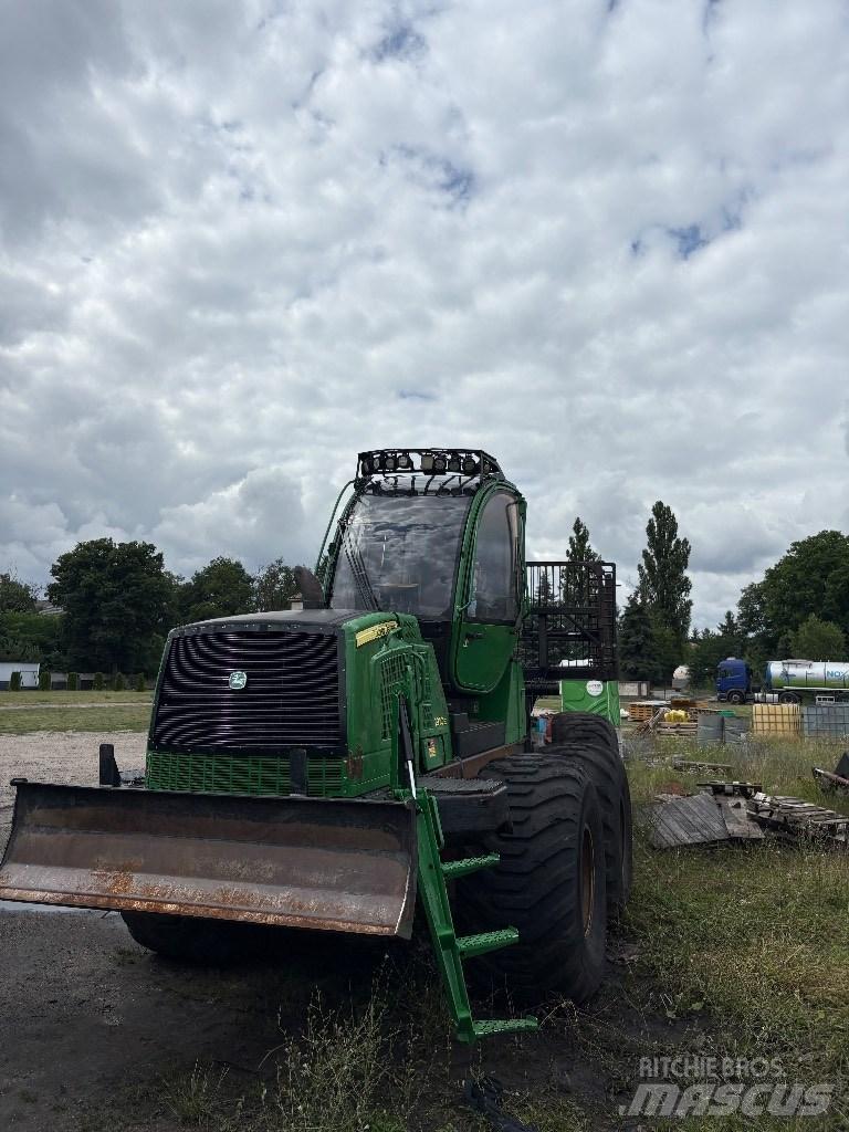 John Deere 1910E Forwarders