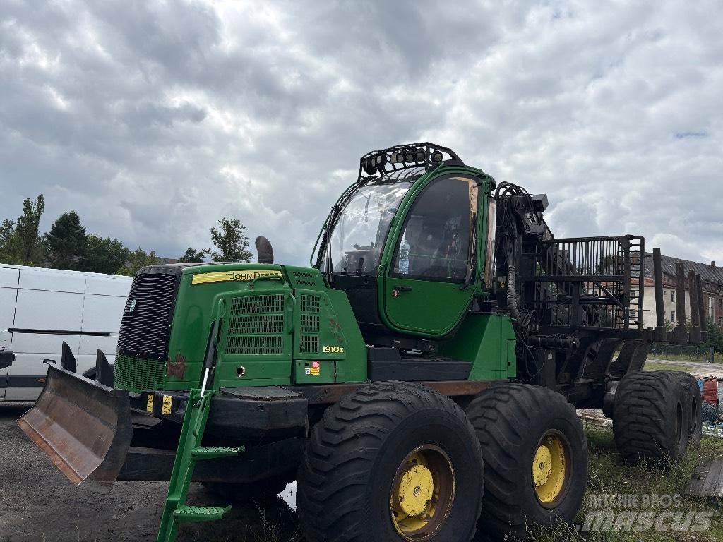 John Deere 1910E Forwarders