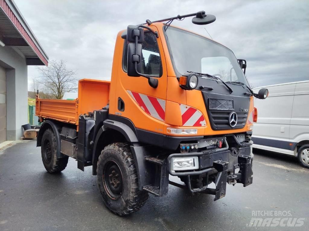 Mercedes-Benz U20 Utility Tool Carriers