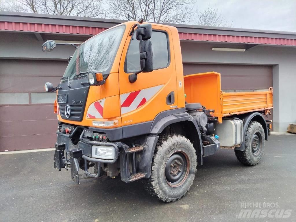 Mercedes-Benz U20 Utility Tool Carriers