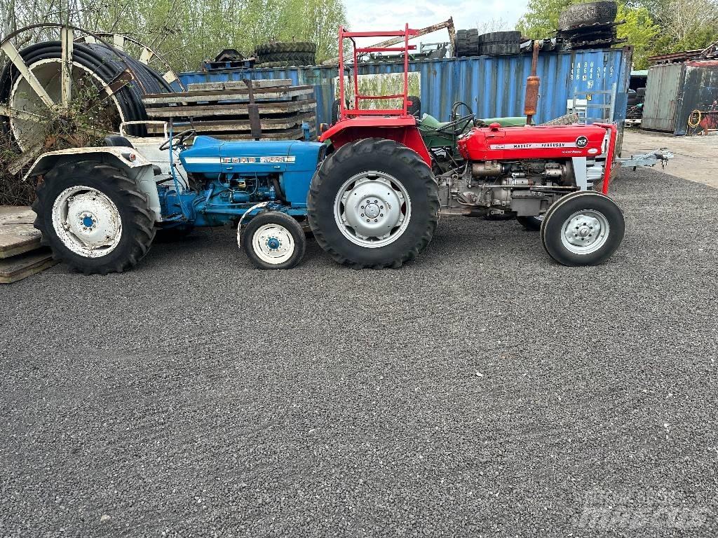 Massey Ferguson 152 Tractors