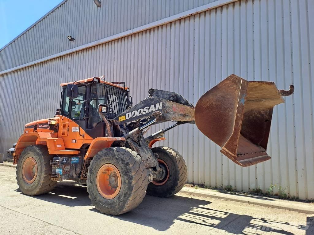 Doosan DL 250 Wheel Loaders