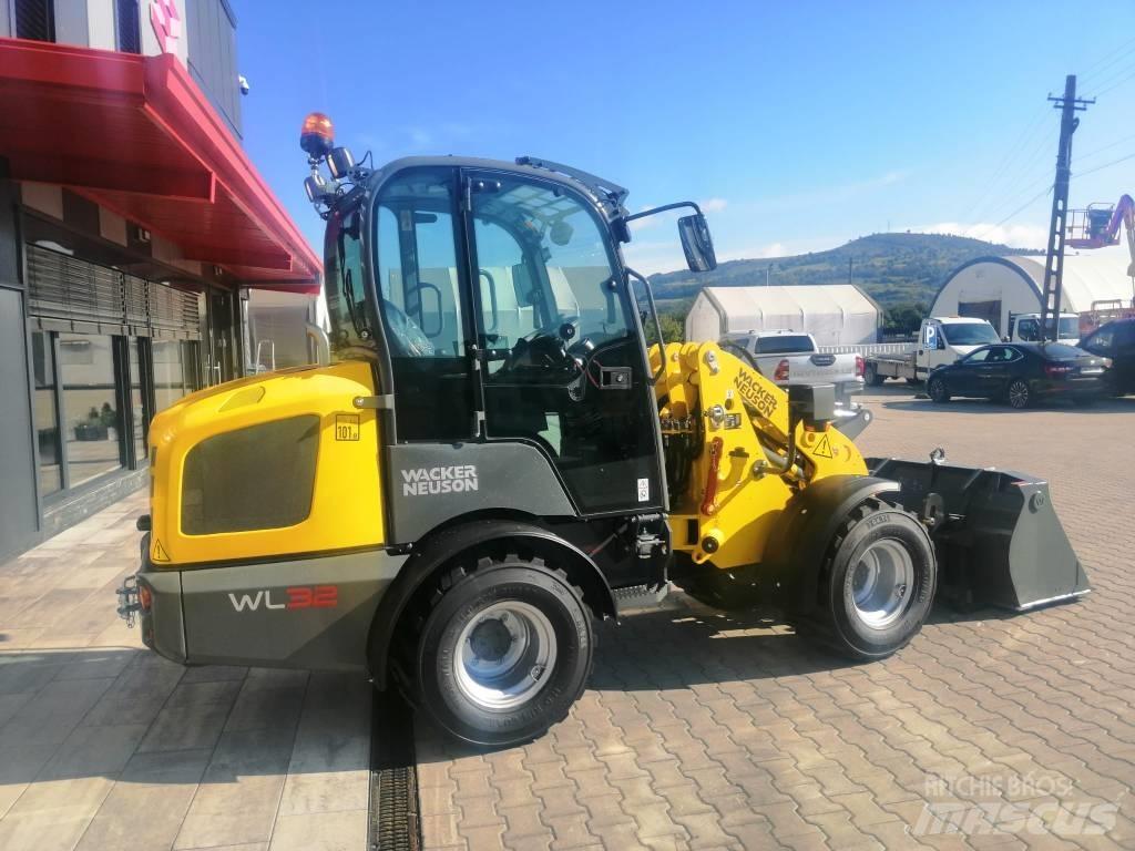 Wacker Neuson WL32 Wheel Loaders