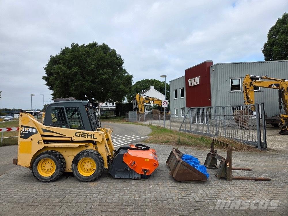 Gehl 4640T Skid Steer Loaders