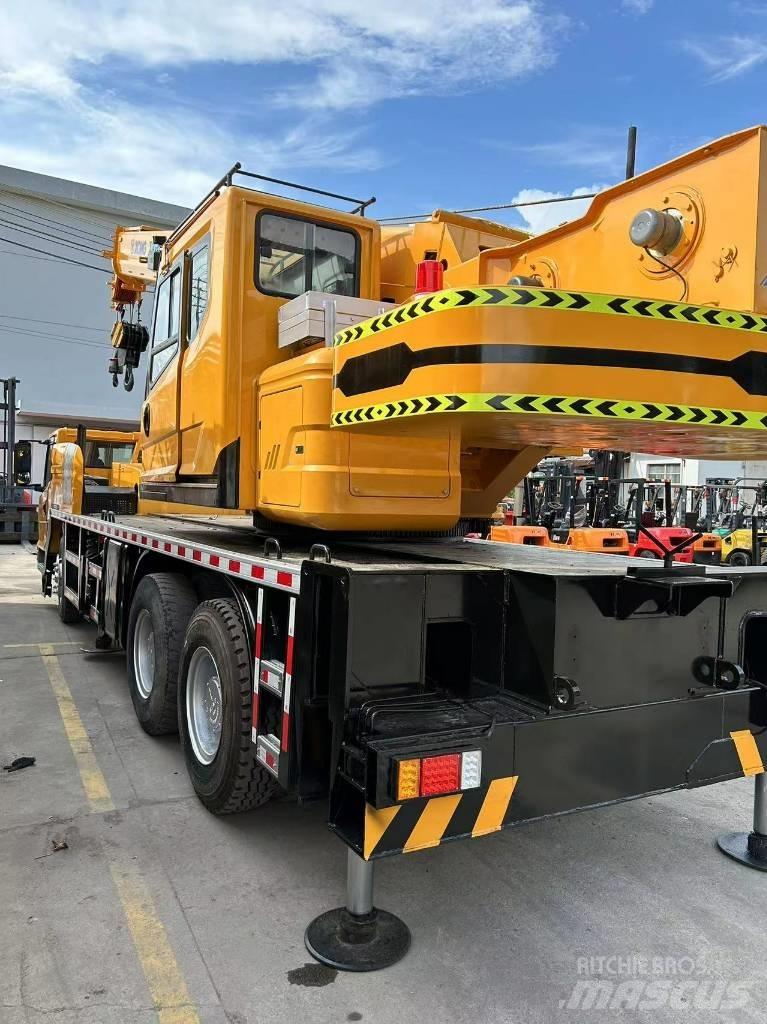 XCMG XCT 25 Mobile and all terrain cranes
