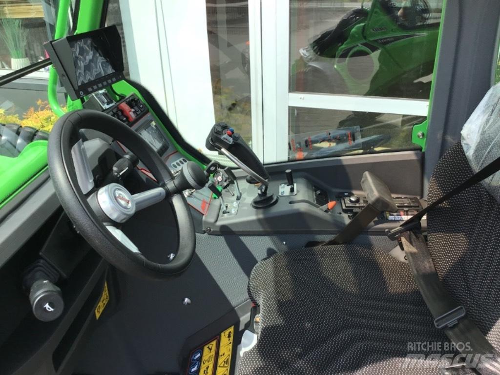 Avant 860 Skid Steer Loaders