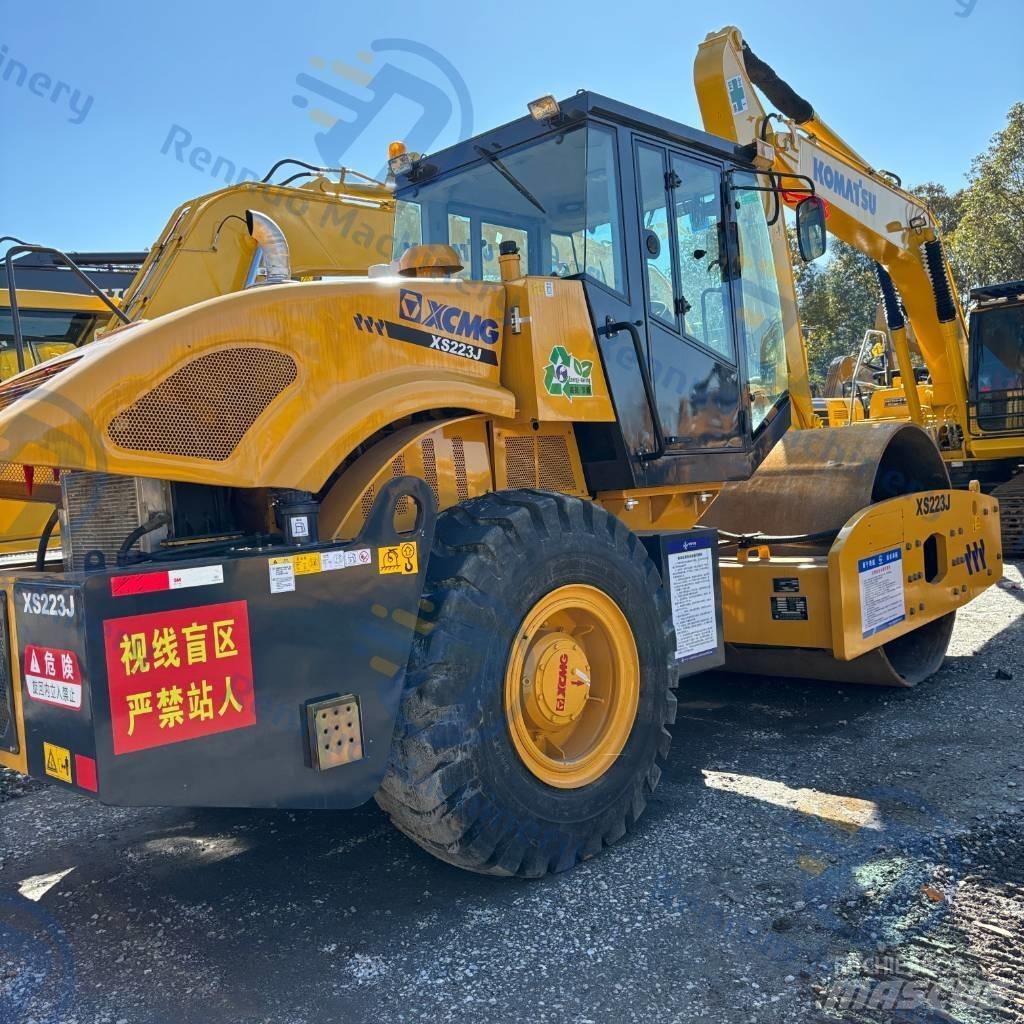 XCMG XS223J Single drum rollers