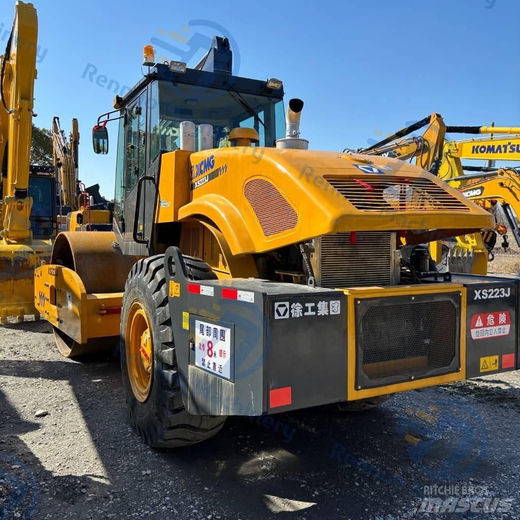 XCMG XS223J Single drum rollers