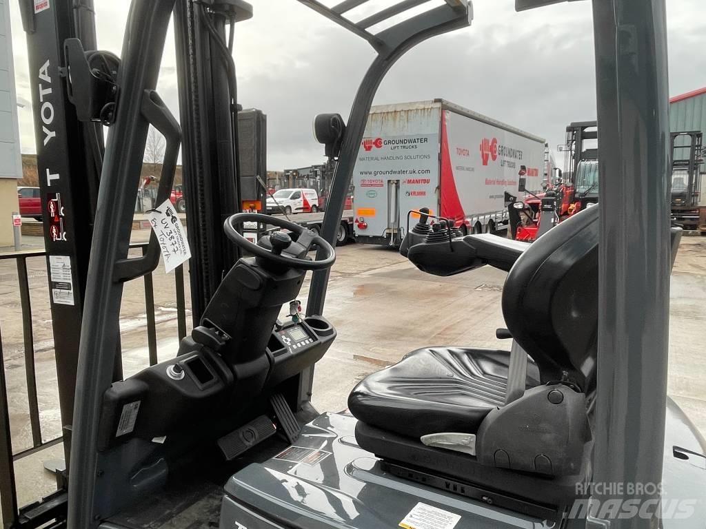 Toyota 8FBE15T Electric Forklifts