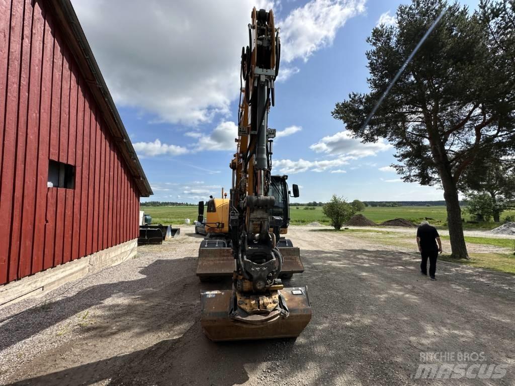 Liebherr A 916 Wheeled Excavators