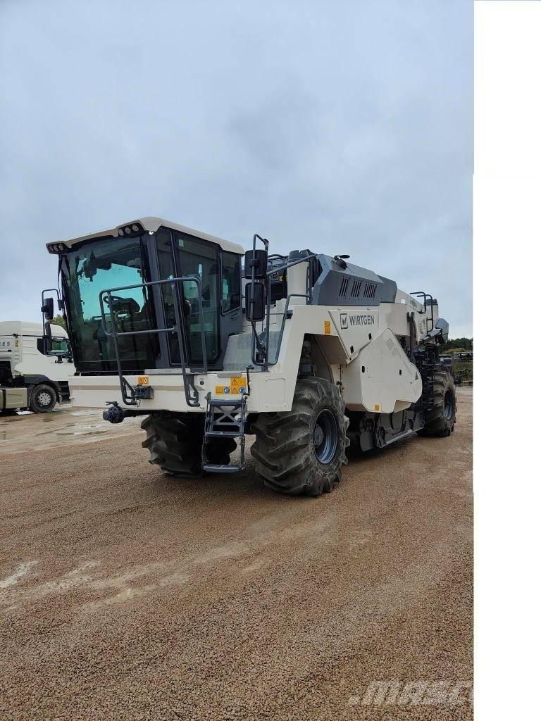 Wirtgen WR 250 I Asphalt Recycling Equipment