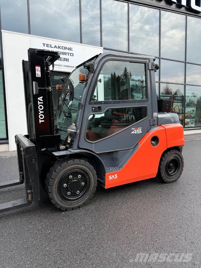 Toyota 40-8 FD 40 N Diesel Forklifts