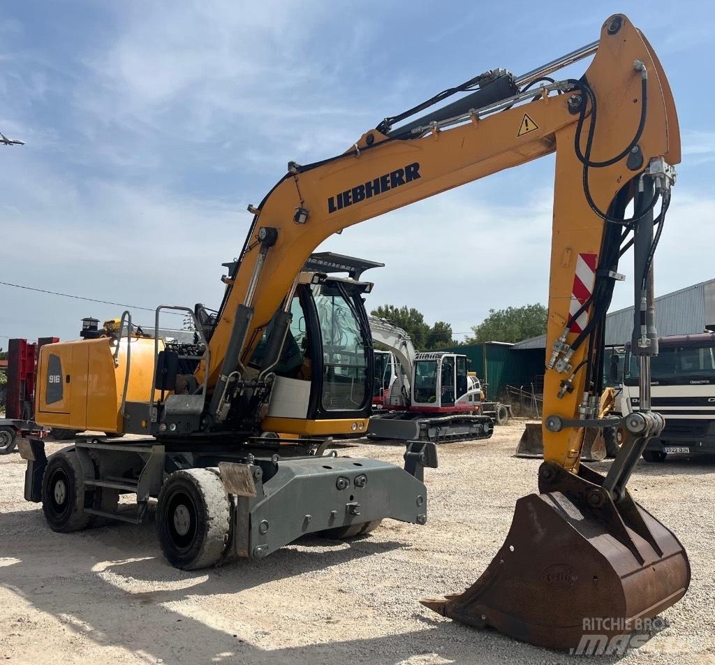 Liebherr A 916 Wheeled Excavators