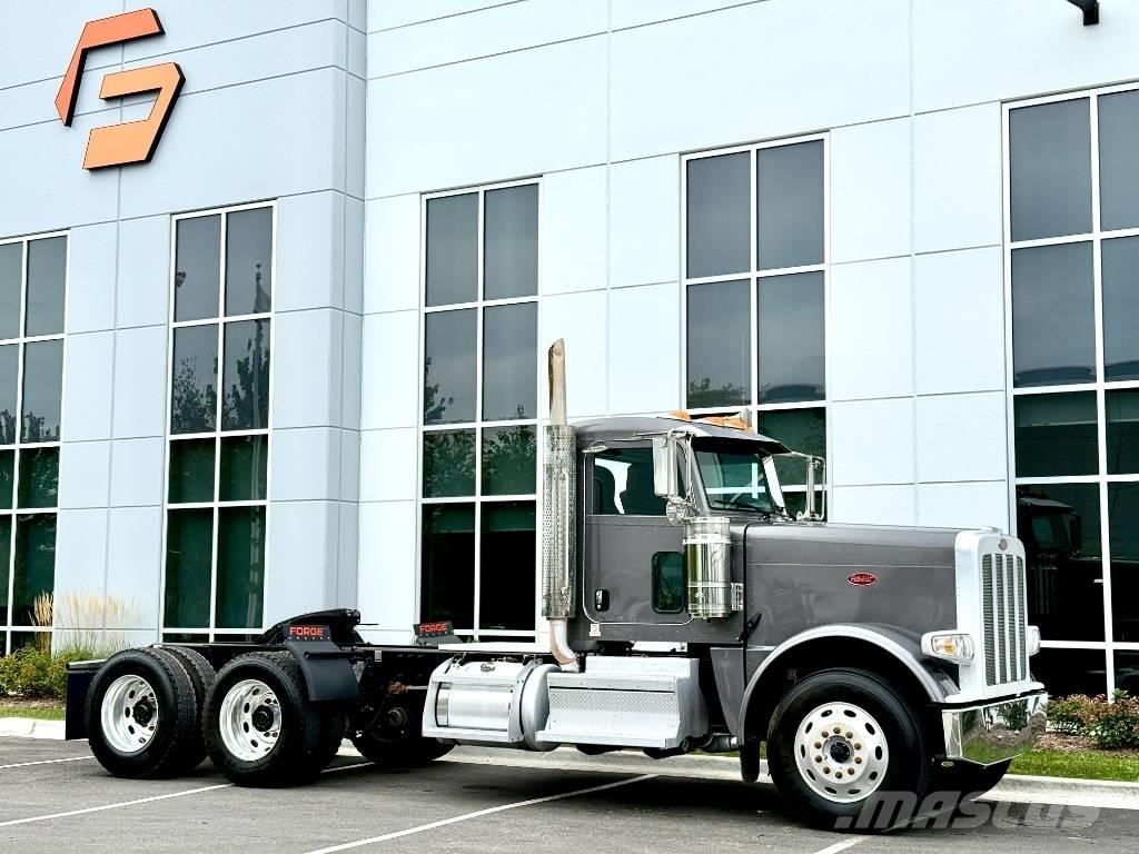 Peterbilt 389 Conventional Trucks / Tractor Trucks