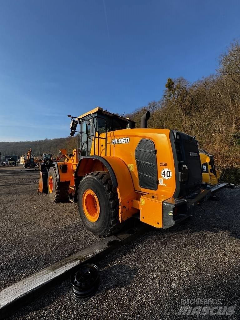 Hyundai HL 960 Wheel Loaders
