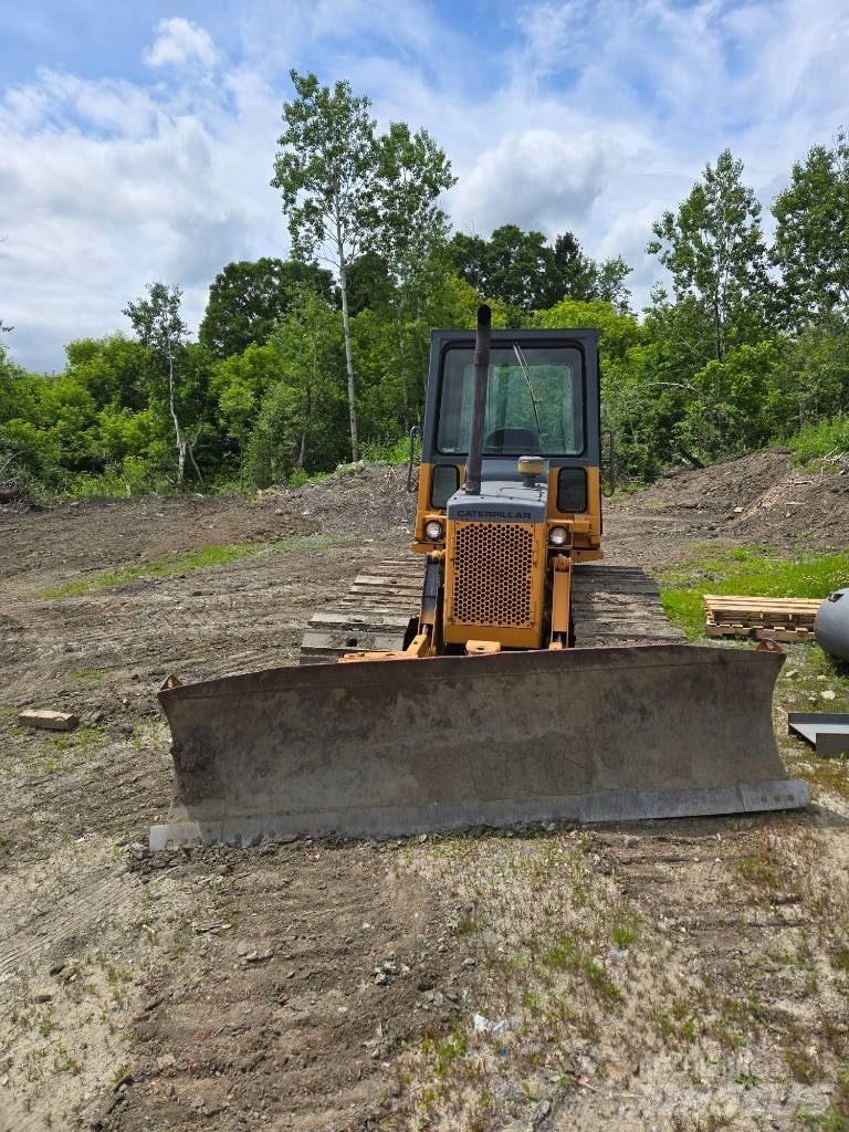 CAT D 3 B LGP Crawler dozers