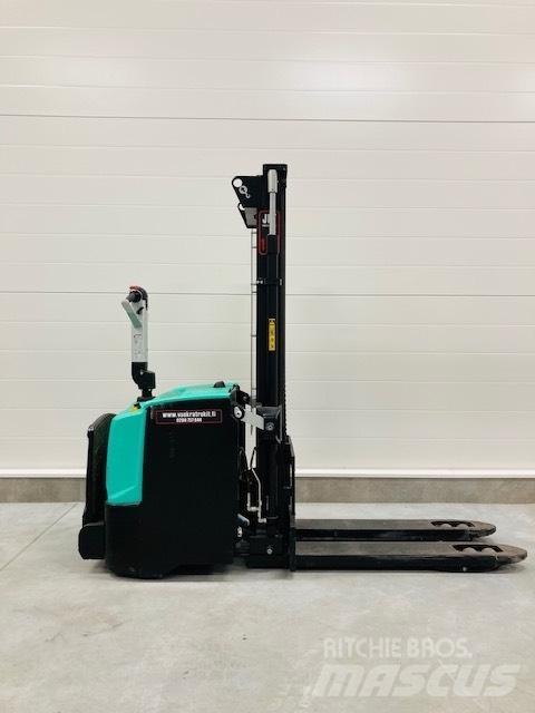 Mitsubishi SBP16N2iR Self Propelled Stackers