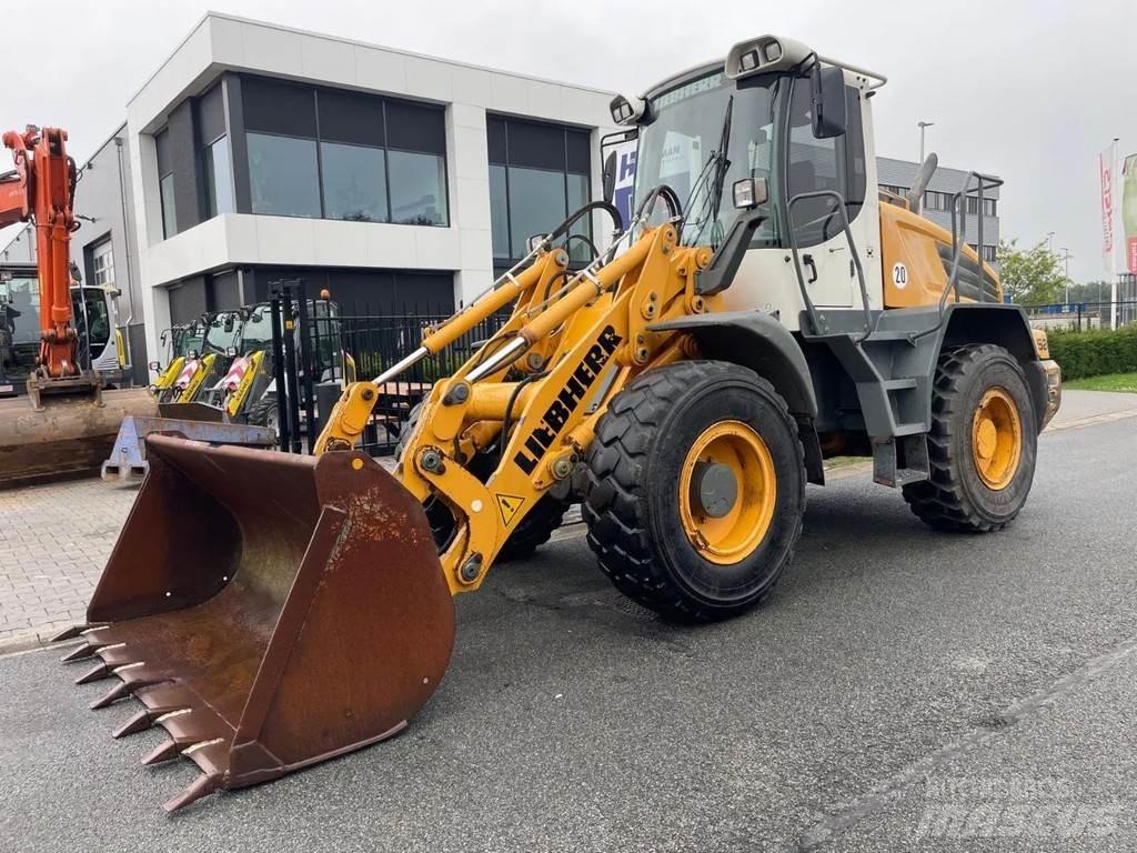 Liebherr L524 Wheel Loaders