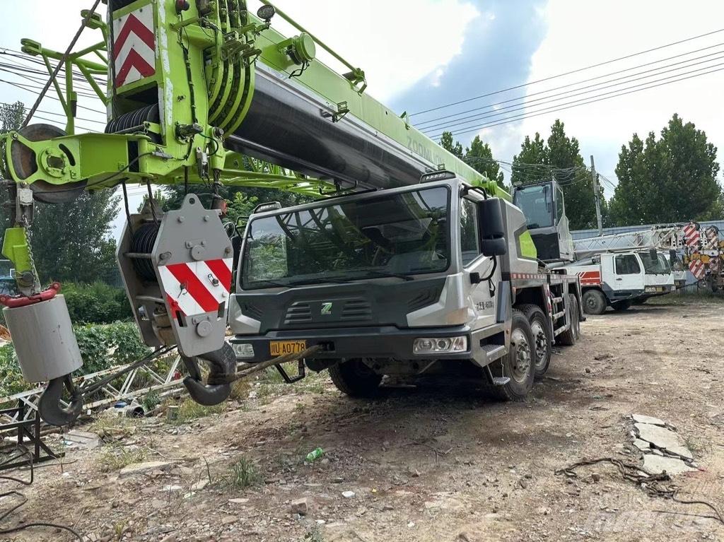 Zoomlion ZTC700 Mobile and all terrain cranes