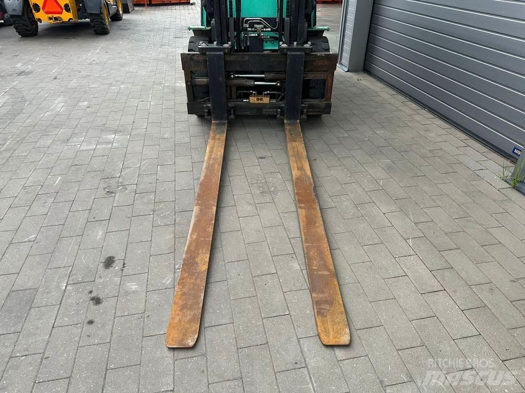 Mitsubishi FD40N Diesel Forklifts