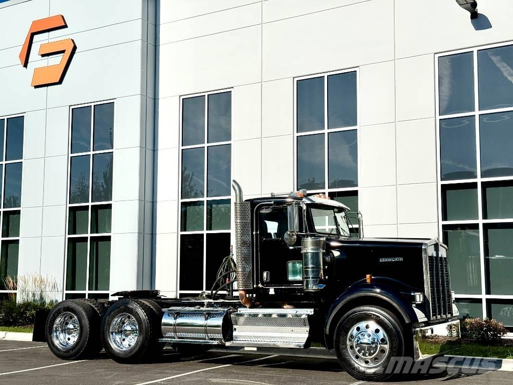 Kenworth W 900 Conventional Trucks / Tractor Trucks