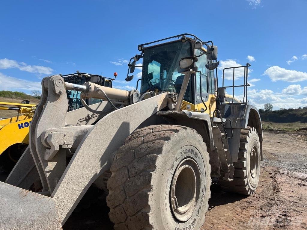 Komatsu WA 470 Wheel Loaders