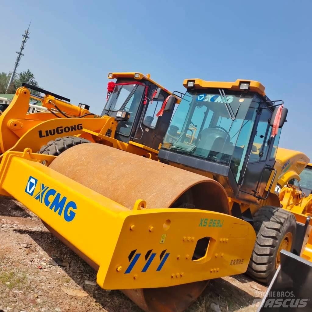 XCMG XS263J Single drum rollers