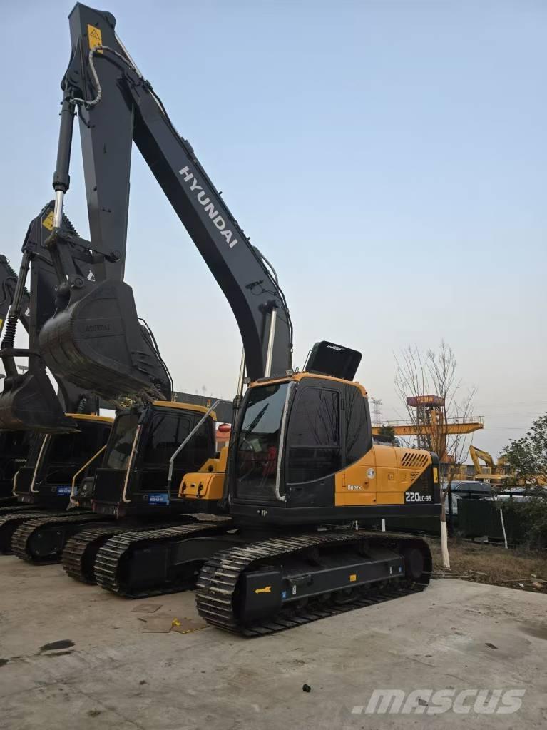Hyundai R 220-9 S Crawler Excavators
