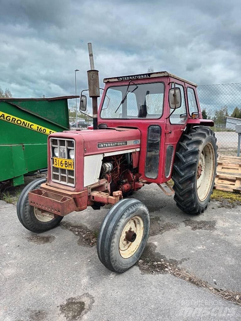 International 674 Tractors