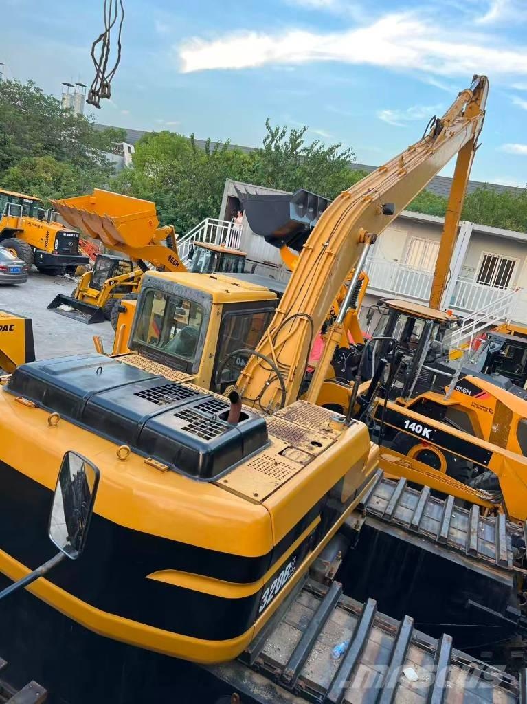 CAT 320 B L Amphibious Excavators