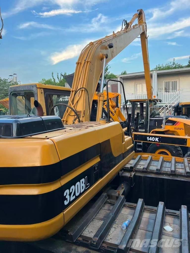 CAT 320 B L Amphibious Excavators