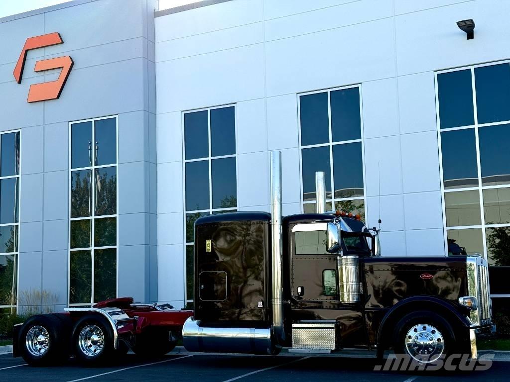 Peterbilt 389 Conventional Trucks / Tractor Trucks