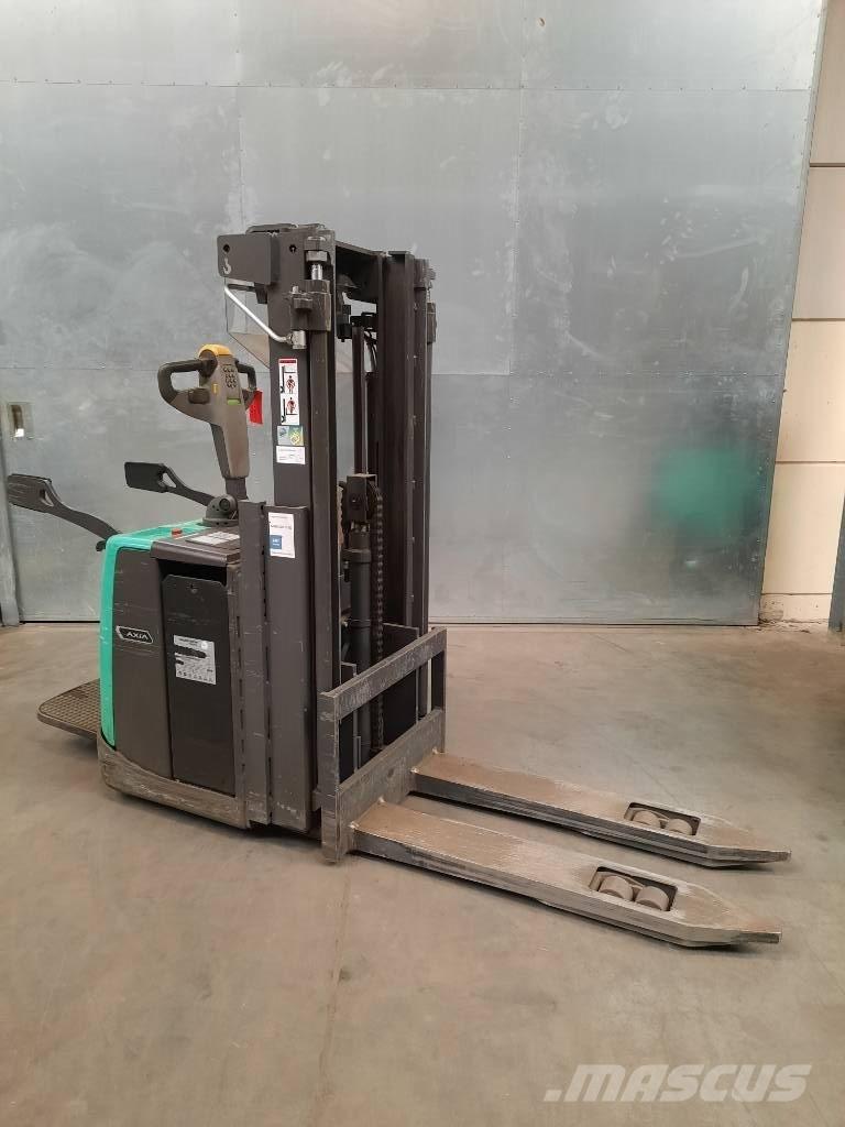 Mitsubishi SBV16P Self Propelled Stackers