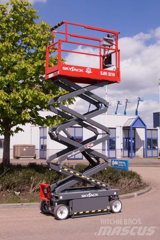 SkyJack SJIII3219 Scissor Lifts