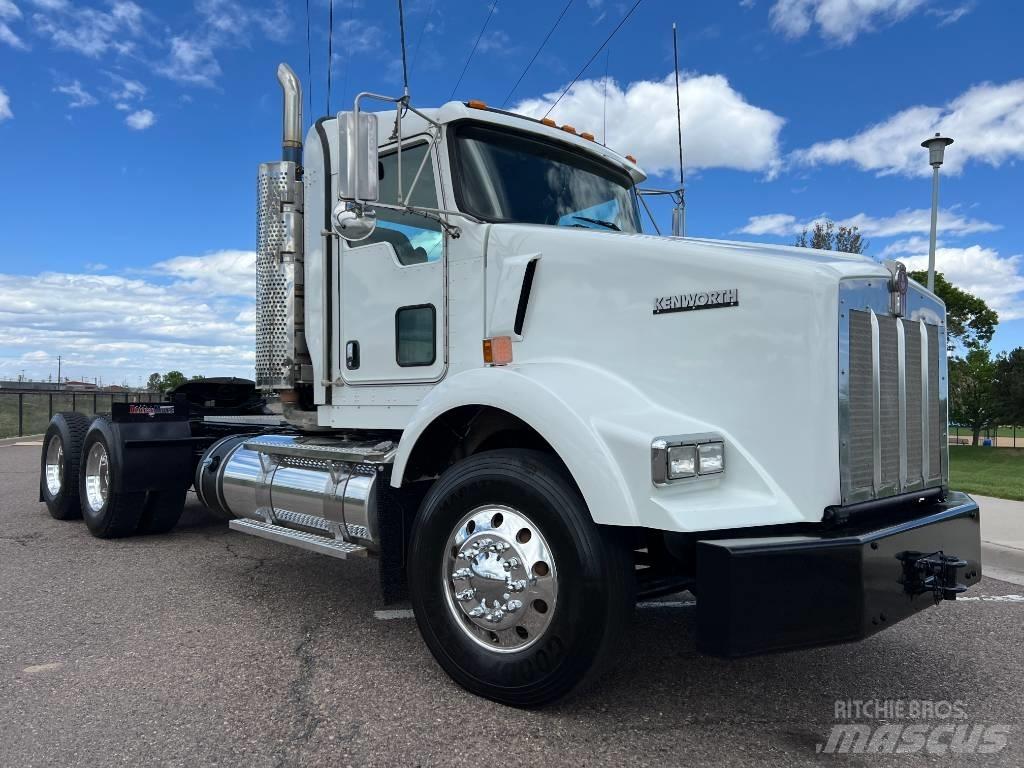 Kenworth T 800 Conventional Trucks / Tractor Trucks