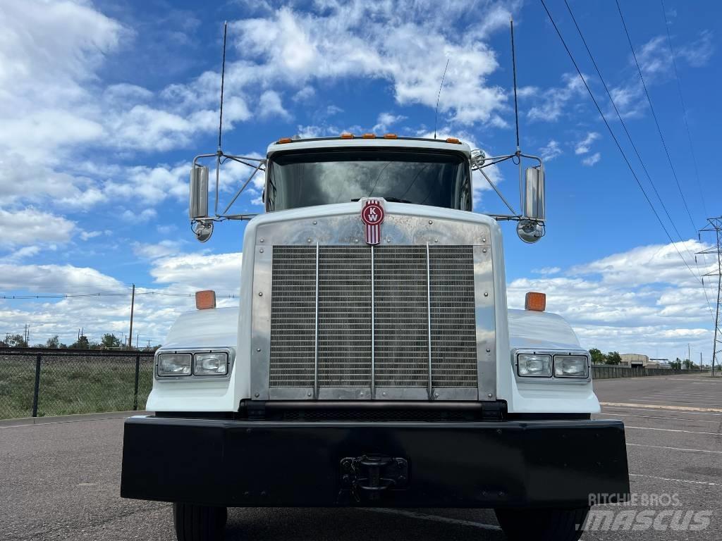 Kenworth T 800 Conventional Trucks / Tractor Trucks
