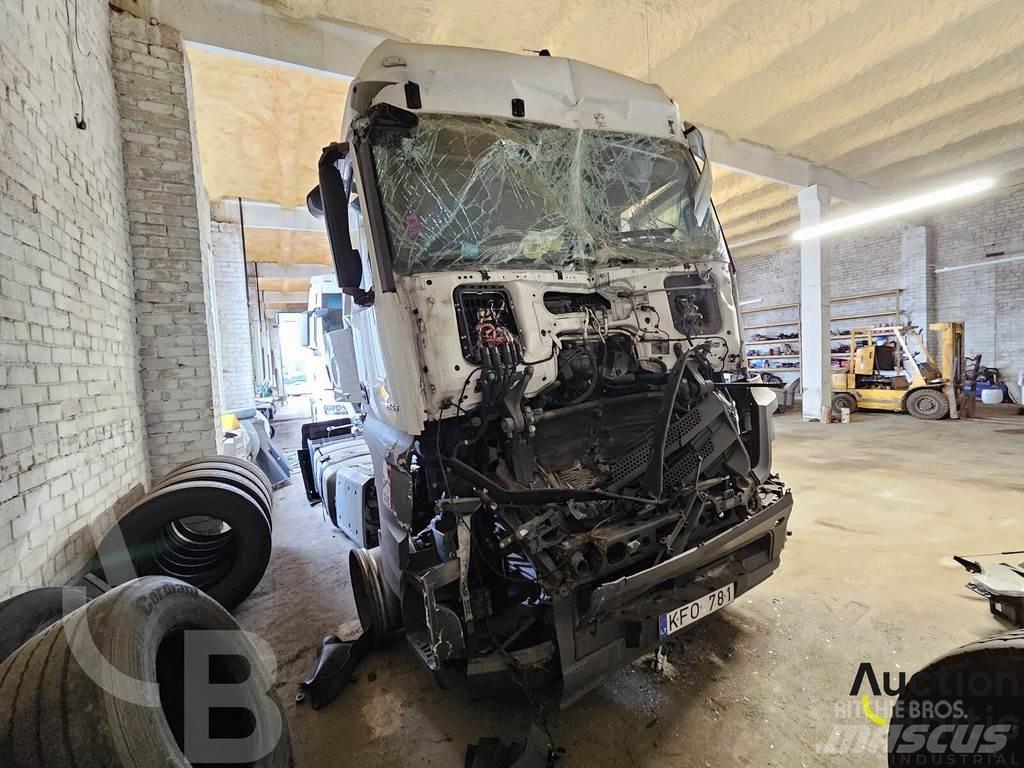 Mercedes-Benz 1845 Conventional Trucks / Tractor Trucks