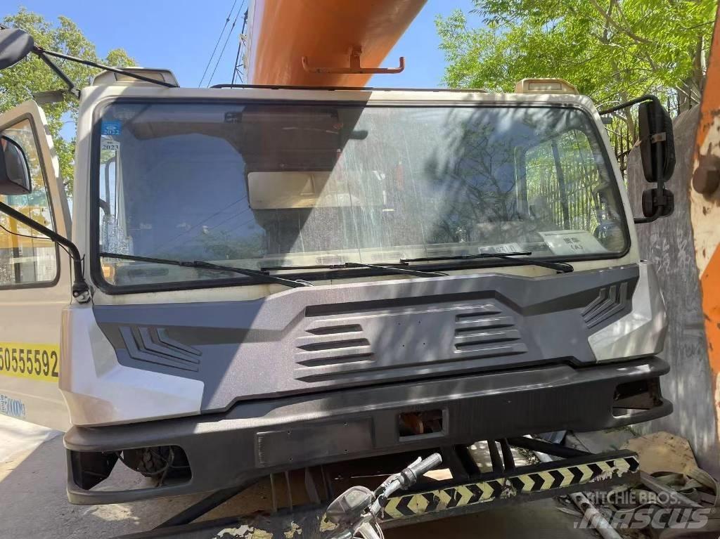 Zoomlion ZTV550 Mobile and all terrain cranes