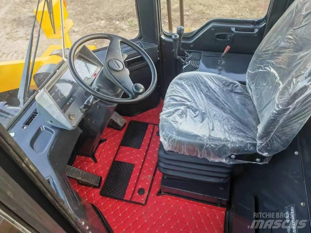 Komatsu WA 470-3 Wheel Loaders