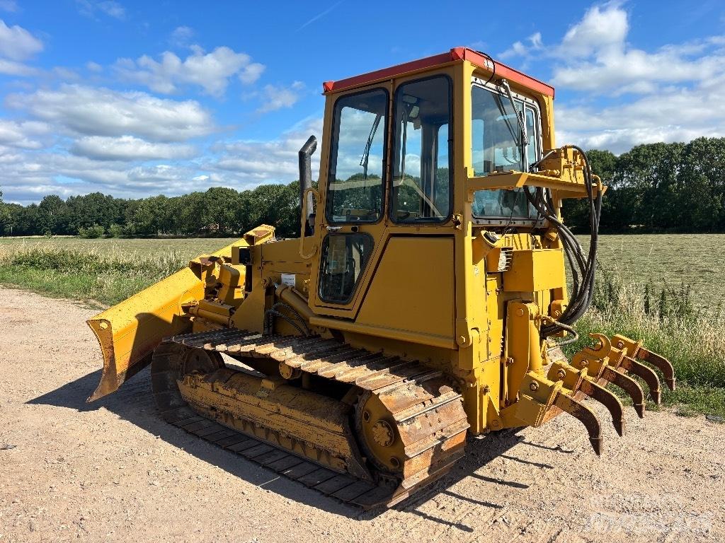 CAT D 4 C Crawler dozers