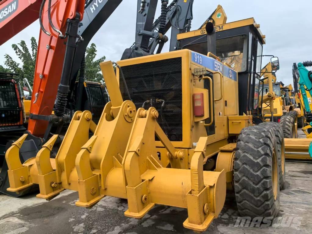 SEM 919 Motor Graders