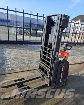 Toyota BT SWE 160 L Manual Pallet Stacker