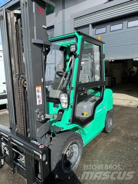 Mitsubishi FD30N Diesel Forklifts